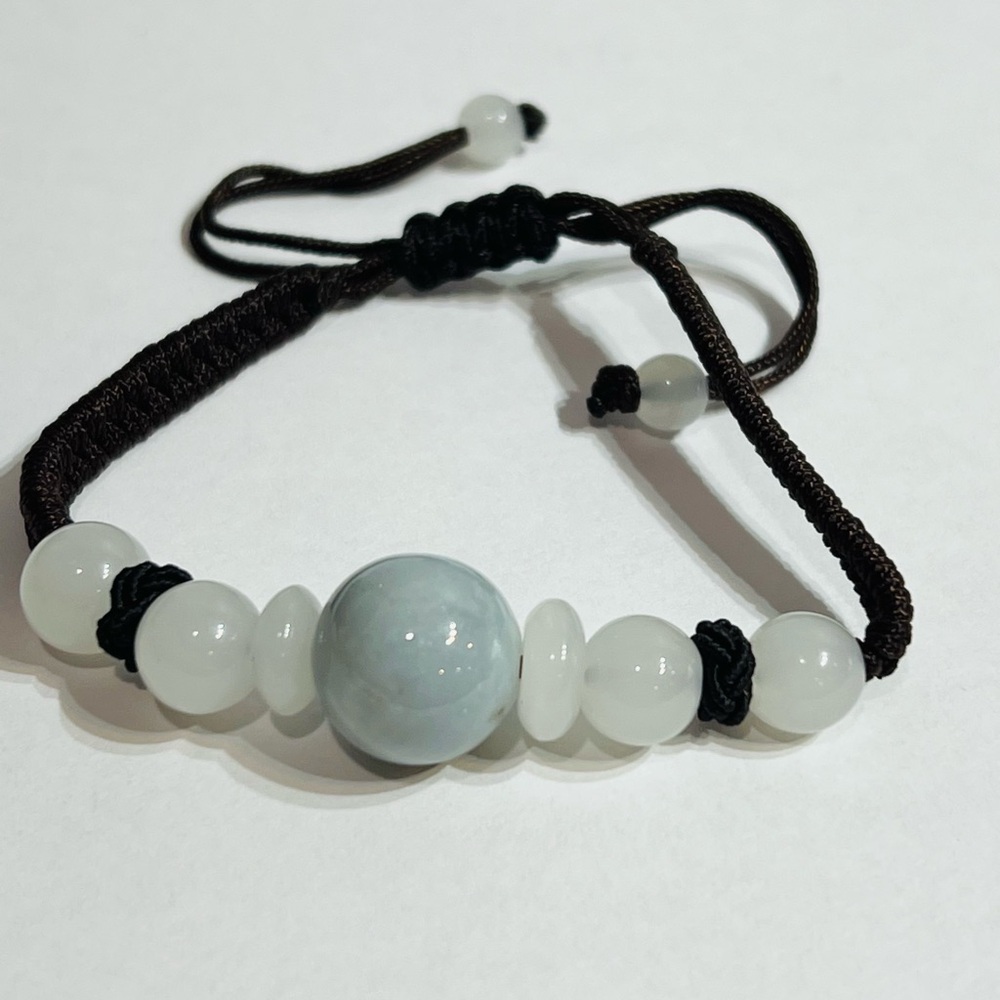 jade bracelet
